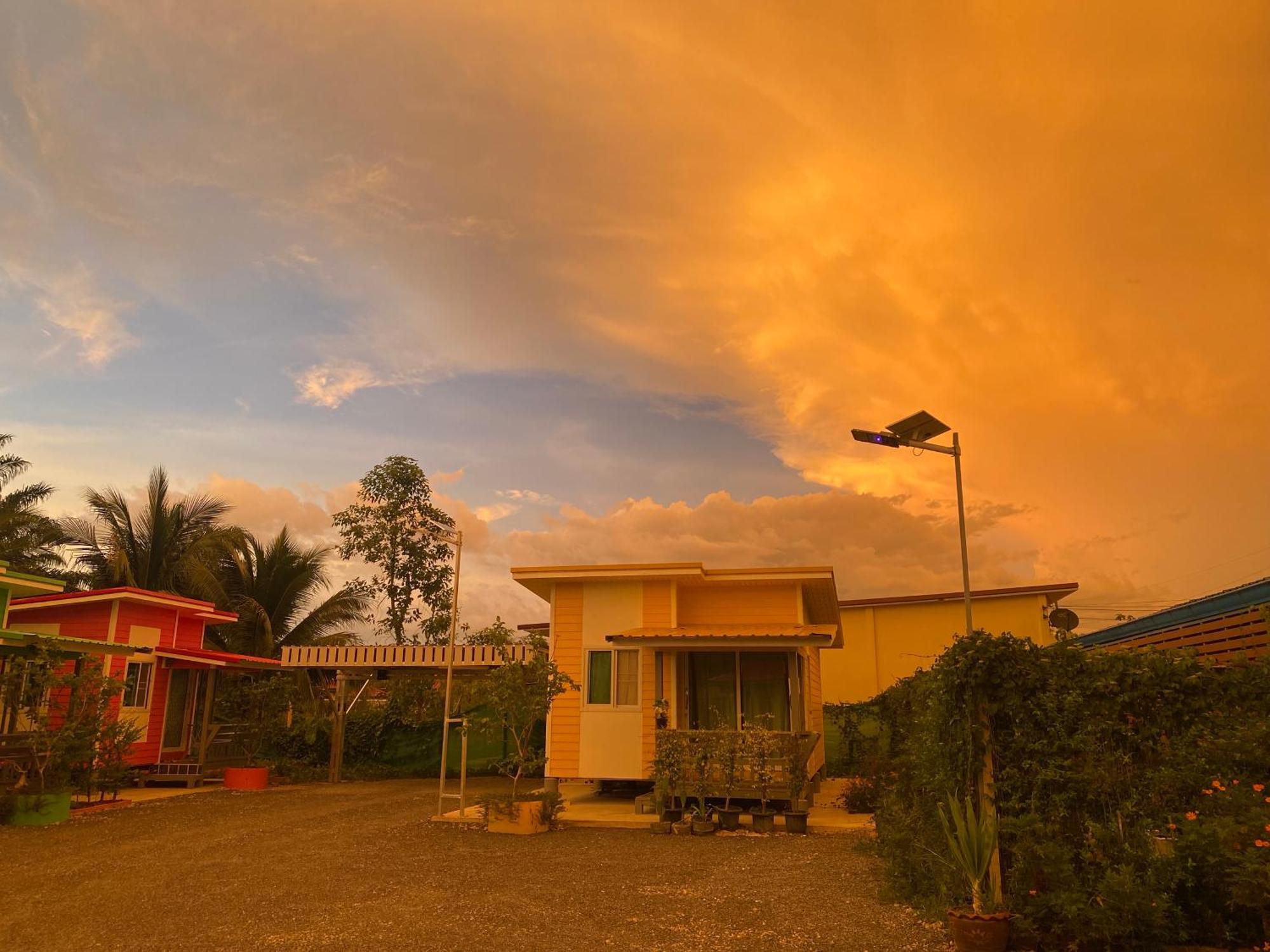 Aiem-Wilai Guesthouse Surat Thani Zewnętrze zdjęcie