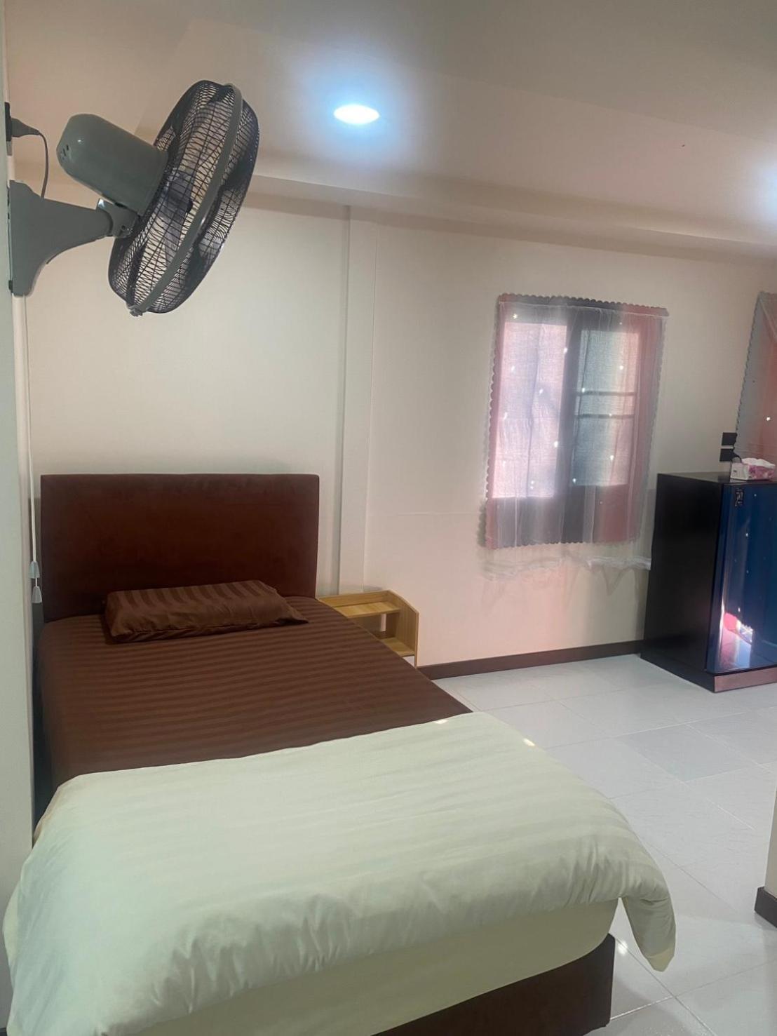 Aiem-Wilai Guesthouse Surat Thani Zewnętrze zdjęcie